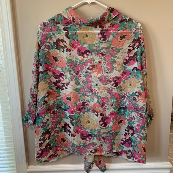 Jamie Nicole Collection 3X Floral Tie Front Tab Sleeve Button Up Shear Blouse - Picture 9 of 13